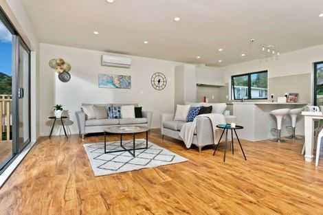 Photo of property in 22a Glastron Place, Bayview, Auckland, 0629