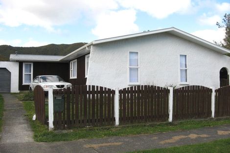 Photo of property in 300 Wellington Road, Wainuiomata, Lower Hutt, 5014