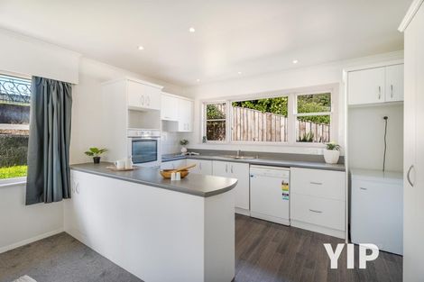 Photo of property in 22 Longcroft Terrace, Newlands, Wellington, 6037