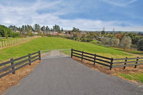 Photo of property in 19 Hyland Place, Waiuku, 2681