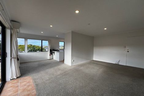 Photo of property in 1a Romulus Place, Totara Vale, Auckland, 0629