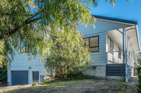 Photo of property in 27 Titoki Road, Waikanae Beach, Waikanae, 5036