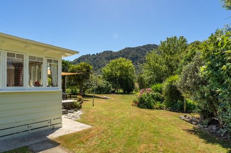 Photo of property in 1406 Queen Charlotte Drive, Linkwater, Picton, 7281