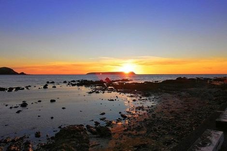 Photo of property in 2 Bath Street, Plimmerton, Porirua, 5026