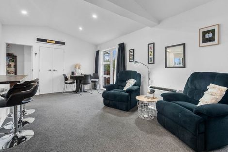 Photo of property in 134a Broadway, Carterton, 5713