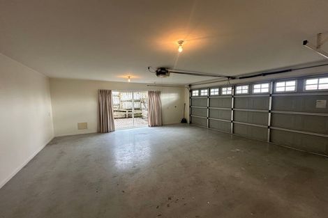 Photo of property in 26 Delmont Close, East Tamaki Heights, Auckland, 2016