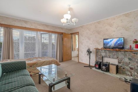 Photo of property in 1 Coles Place, Manurewa, Auckland, 2102