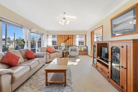 Photo of property in 45 Buckingham Crescent, Manukau, Auckland, 2025