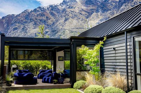 Photo of property in 58 Falconer Rise, Jacks Point, Queenstown, 9371