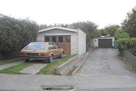 Photo of property in 32 Solway Street, Holmes Hill, Oamaru, 9401