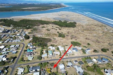 Photo of property in 9 Mack Street, Foxton Beach, Foxton, 4815