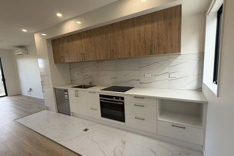 Photo of property in 9/17 Barneys Farm Road, Clendon Park, Auckland, 2103