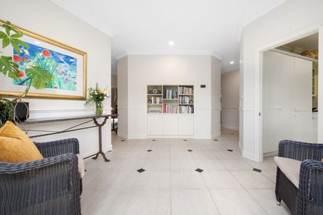 Photo of property in 33 Seymour Road, Mellons Bay, Auckland, 2014