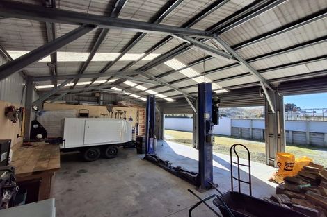 Photo of property in 63 Main Road, Clinton, 9534