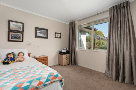 Photo of property in 2 Tranquil Grove, Omokoroa, 3114