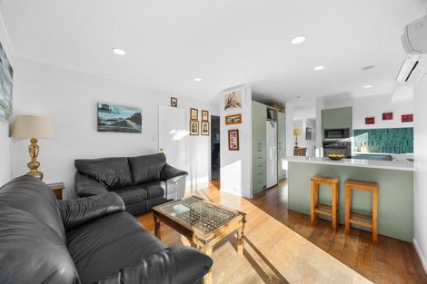 Photo of property in 15 Glucina Avenue, West Harbour, Auckland, 0618