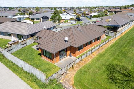 Photo of property in 23 Chadwick Place, Rototuna North, Hamilton, 3210