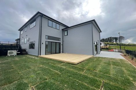 Photo of property in 2 Lumber Rise, Swanson, Auckland, 0614