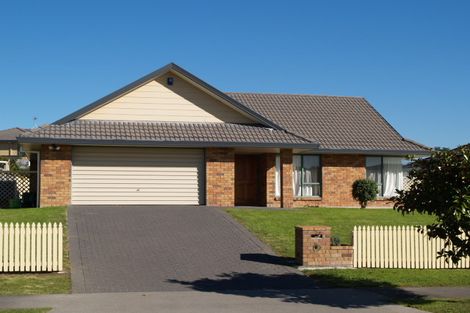 Photo of property in 3 Amberwood Drive, Northpark, Auckland, 2013