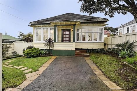 Photo of property in 9a Beatrix Street, Avondale, Auckland, 1026