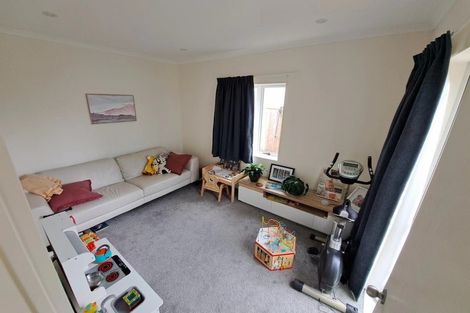 Photo of property in 17 Warbler Crescent, Papakura, 2110