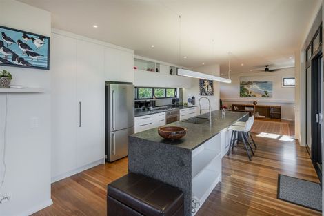 Photo of property in 9 Oyster Drive, Cooks Beach, Whitianga, 3591