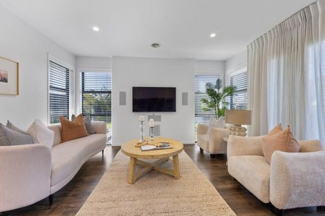 Photo of property in 5 Augusta Grove, Waiwhakaiho, New Plymouth, 4312