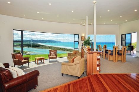 Photo of property in 225 Mahia East Coast Road, Mahia, 4198