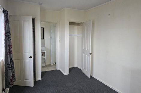 Photo of property in 127 Hobsonville Road, West Harbour, Auckland, 0618