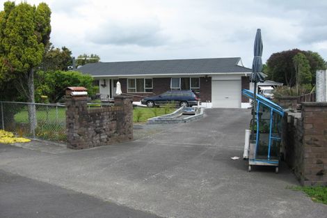 Photo of property in 395 Main Road, Huapai, Kumeu, 0810