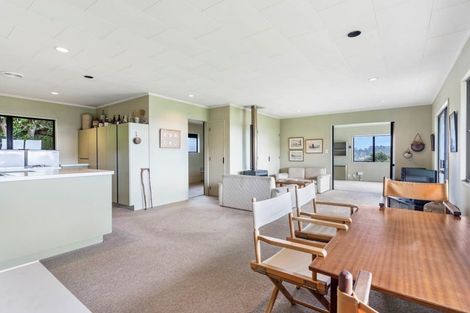 Photo of property in 98 Sunset Road, Unsworth Heights, Auckland, 0632