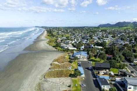 Photo of property in 10b Beach Road, Waihi Beach, 3611