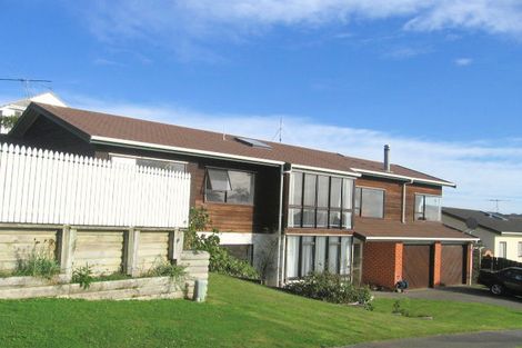 Photo of property in 10 Kinnel Grove, Papakowhai, Porirua, 5024