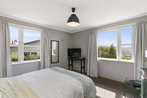 Photo of property in 13 Paparangi Crescent, Paparangi, Wellington, 6037