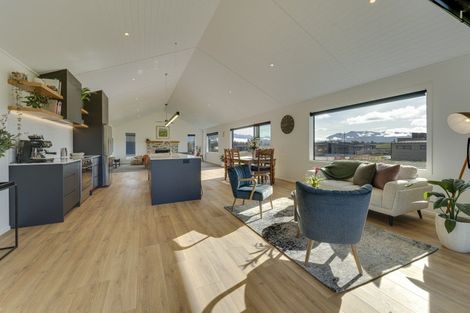 Photo of property in 18 Marjon Drive, Wanaka, 9305