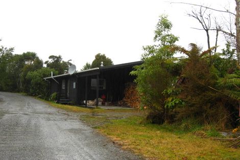 Photo of property in 20 Johns Road, Moana, 7872