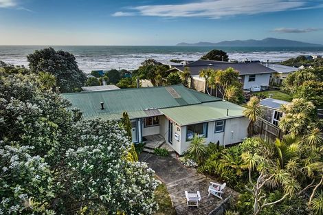 Photo of property in 83 Wellington Road, Paekakariki, 5034