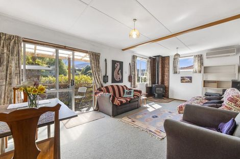 Photo of property in 2 Fraser Street, Roseneath, Port Chalmers, 9023