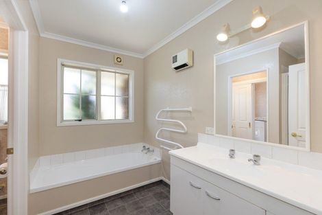 Photo of property in 16 Wharepapa Grove, Motueka, 7120