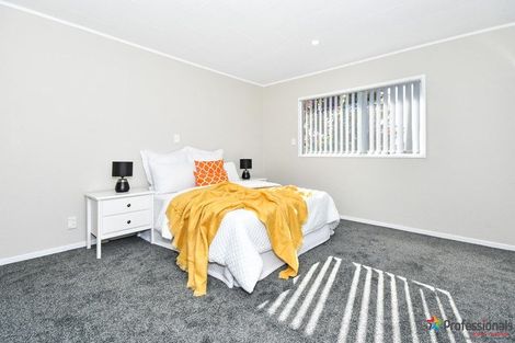 Photo of property in 1/11 Bundena Place, Clendon Park, Auckland, 2103