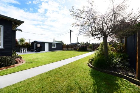 Photo of property in 17 Thackeray Street, Saint Andrews, 7988