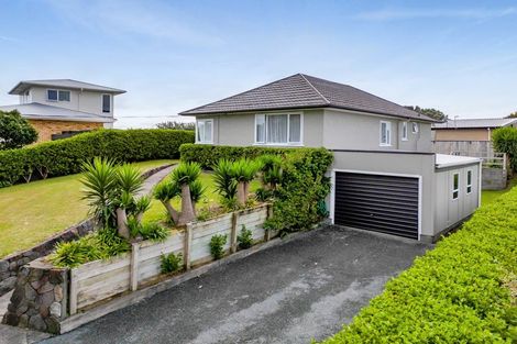 Photo of property in 17 Rainsford Street, Moturoa, New Plymouth, 4310