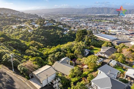 Photo of property in 34 Singers Road, Korokoro, Lower Hutt, 5012