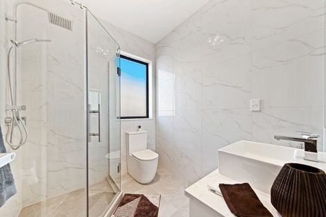 Photo of property in 28 Celestial Crescent, Orewa, 0931