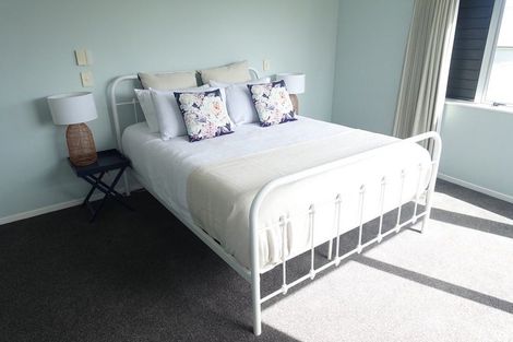 Photo of property in 124a Calliope Road, Stanley Point, Auckland, 0624