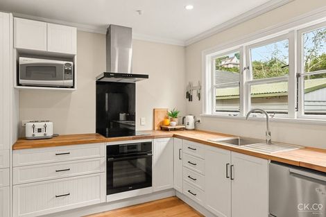 Photo of property in 6 Glen Road, Stokes Valley, Lower Hutt, 5019
