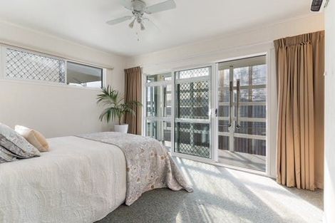 Photo of property in 220 Centreway Road, Orewa, 0931