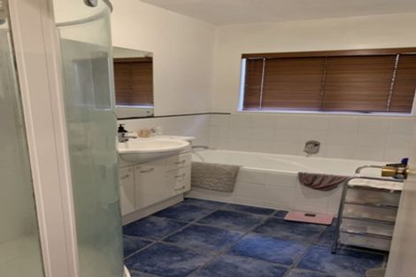 Photo of property in 4 Lynngate Place, Hillcrest, Auckland, 0627