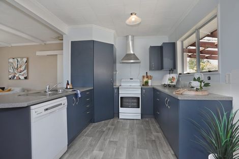 Photo of property in 3 Edward Street, Bulls, 4818