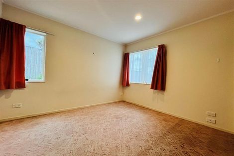 Photo of property in 106a Golf Road, New Lynn, Auckland, 0600